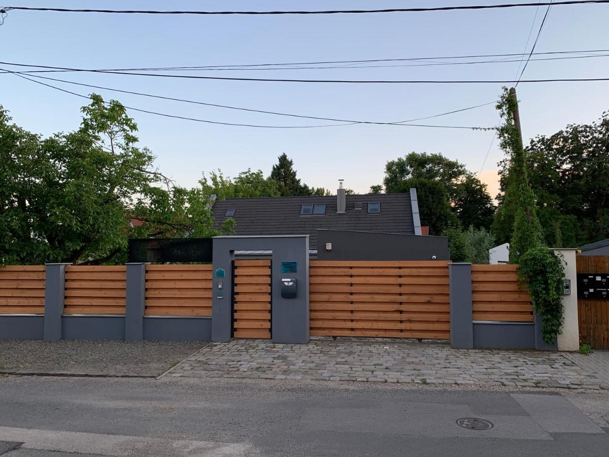 センテンドレBuekkoes Apartmanアパートメント エクステリア 写真