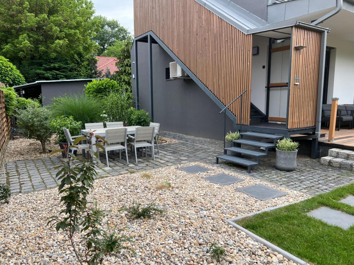 センテンドレBuekkoes Apartmanアパートメント エクステリア 写真