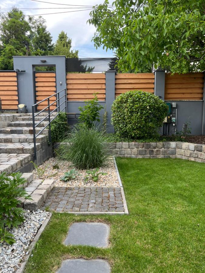 センテンドレBuekkoes Apartmanアパートメント エクステリア 写真